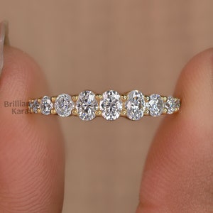 Oval Moissanite Wedding Band Oval And Round cut Moissanite Wedding Band Women Vintage 14K Gold Stacking Ring for her Anniversary Gift Band