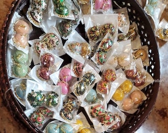 Orecchini Meenakari Gioielli fatti a mano indiani Bomboniere per matrimoni Regali per damigelle d'onore Mehendi Sangeet Regali per gli ospiti Orecchini Jaipuri Jhumka