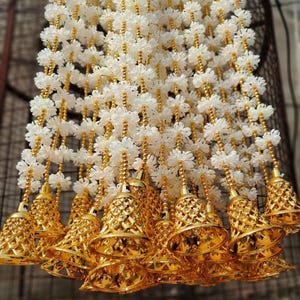 Künstliche Mogra Glocke Flauschige Creeper Girlande - Perfekt für Holi, Muslimische Hochzeiten, Eid Decor, Jubiläen, Neue Zuhause Geschenke