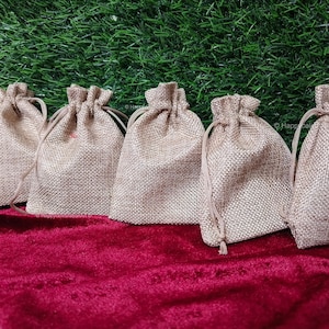 Handgemaakte jute potli-tas: klein zakje snoep en sieraden, trouwbedankje