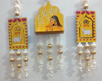 Perlen Jharokha Wandbehang Set: Pichwai Kuh & Shubh Labh Decor