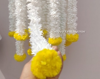 Pluizige jasmijn met goudsbloemkoord, Ganpati-achtergrond, mandap-achtergrond hangend, plafonddecoratie, Zuid-Indiase decoratie