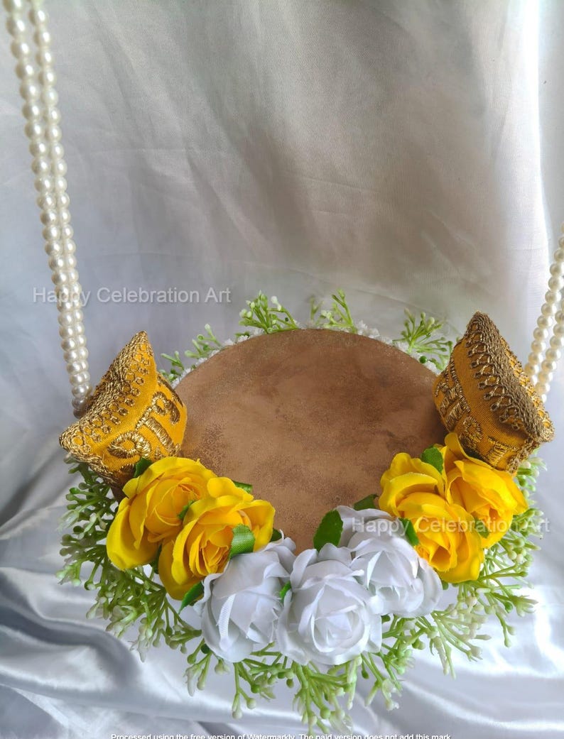 Decorative Laddu Gopal Jhula ,Handmade Floral Pearl Swing, Kanha Ji Palna, Janmashtami Decor, Ganesh Chaturthi Gift, Hindu Home Temple Decor image 2