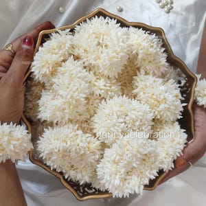 Jasmine Scented Sangeet Haldi Mehndi Ganey GAJRA Ganaas Bracelets Mehndi Mayoon Kalire Indian Wedding Favours for hair bun