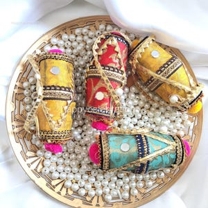 Mini Dekorative Dholak Box, Bargeld / Trockenfrüchte Box Haldi Mehndi und Sangeet Geschenk Artikel Pakistanische / Punjabi / Bangladeshi Hochzeit Gefälligkeiten