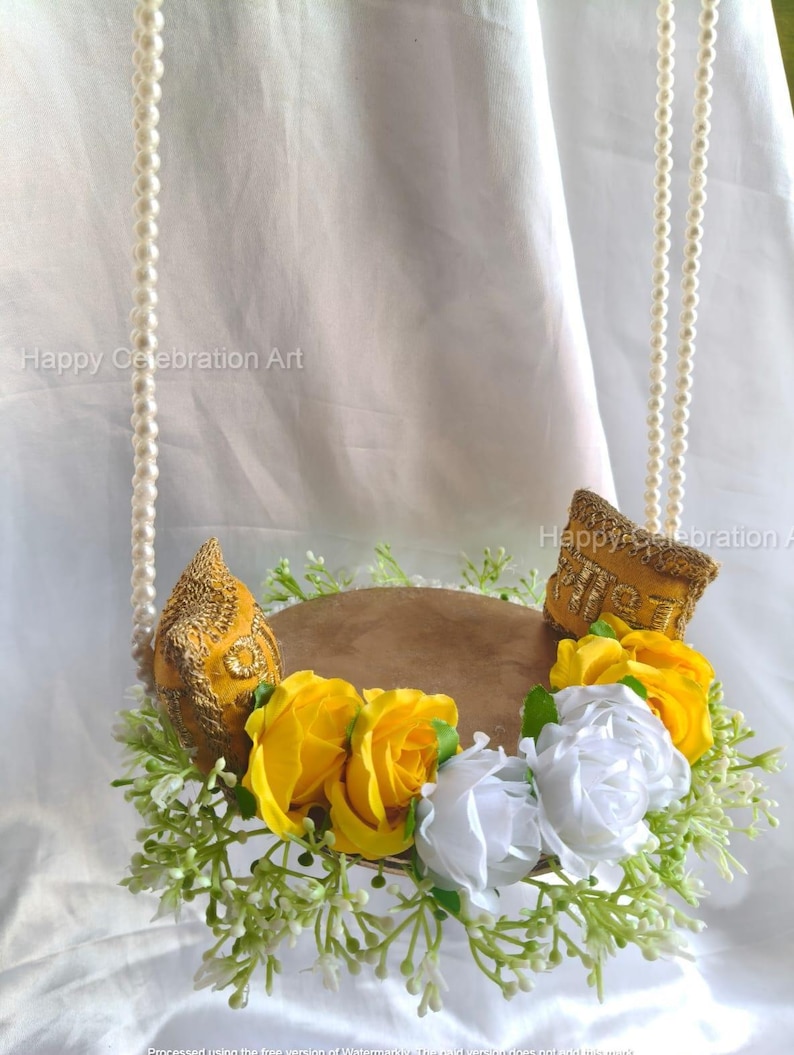 Decorative Laddu Gopal Jhula ,Handmade Floral Pearl Swing, Kanha Ji Palna, Janmashtami Decor, Ganesh Chaturthi Gift, Hindu Home Temple Decor image 6