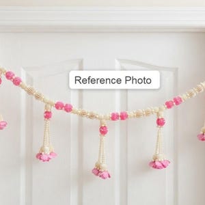 Handgemaakte roze roos schuim bloemen en parel toran, deurhanger voor bruiloften, diwali, housewarming, feestelijk huisdecor, boho bandhanwar