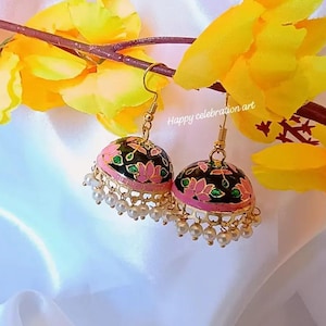 Lote variado de 100 peças de brincos meenakari, joias indianas artesanais, lembranças de casamento, presentes para madrinhas, mehendi, presentes de cerimônia sangeet para convidados