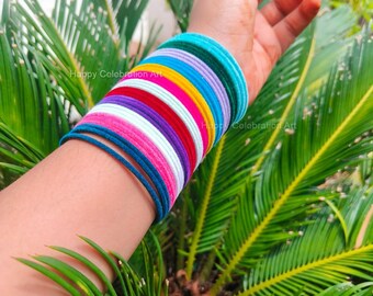 マルチカラー ベルベット バングル セット: インドの Chudiya、Haldi