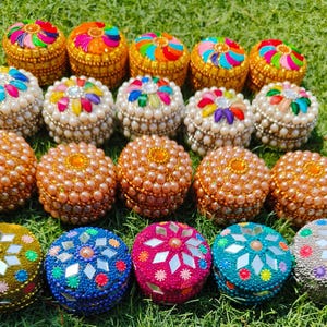 Pearl Round Sindoor Daani Box,Wedding Kumkum Box,Return Gift For Guests,Turmeric Box,Wedding Favors,Jewellery Box, Sindoor Dibbi,Favors Gift