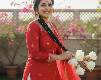 Punjabi Paranda personalizado, Jaggo Lacha hecho a mano, rosa blanca / tulipán perla Parandi, borla de trenza de cabello, extensión de cabello Choti nupcial (Mukta)