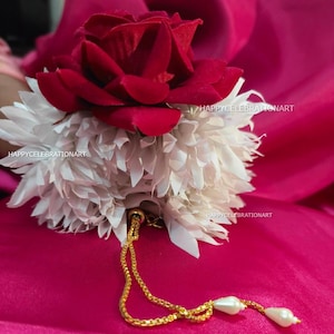 Handmade Jasmine Rose Gajra Bracelet: Indian Wedding Floral Accessory
