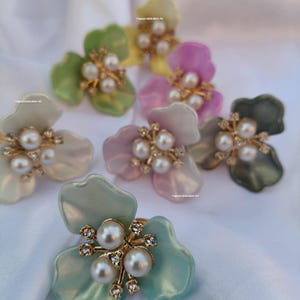 Unieke acryl verstelbare ring met parel | Bruiloft henna, mayun, nikah, bruidssieraden en feestelijke, verjaardag, vrijgezellenfeest gunst