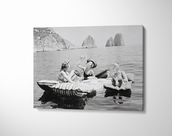 Girls Eating Spaghetti on the Water Canvas, Capri Italy 1939 Girls Italian Pasta, Italian Girls, House Decor, Room Decor