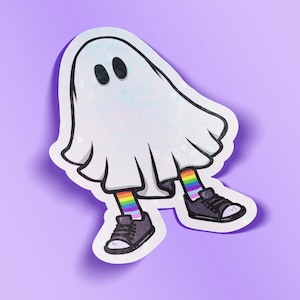 Boo-tiful Stolz-Geist | Holografischer Halloween wasserdichter Aufkleber | LGBTQ Gruseliger Stolz | Queer Künstler entworfen | Geschenk für Sie Him Them