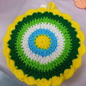 INSTANT DOWNLOAD-Crochet Round Scrap Yarn Potholder Pattern- PDF Pattern- quick and easy yarn crochet pattern- crochet potholder pattern