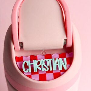 Unique Bottle Marker Personalized Owala Name Tag Acrylic Water Bottle Lid Plate Custom Text Design Hydration Identification Accessory Stylish Owner Label Color Options Prevent Mixups Durable Various Layout