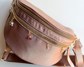 Roomy Bum Bag with Personalized Initial Monogram Mother Crossbody Bag Accessory Custom Chain Enamel Charm Travel Fanny Pack Gold Zipper