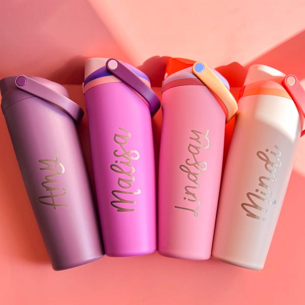 Botella de agua OWALA FreeSip Sway de 30 oz y 40 ml personalizada con nombre grabado, ideal como recuerdo para damas de honor o para la despedida de soltera. Regalo para la novia.