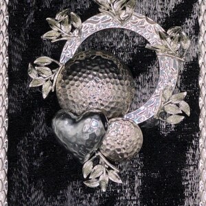 Hearts Universe, Vintage Schmuckkunst, herzförmige Kunst, Upcycled Schmuck, handgemachte Schmuckkunst, Herz inspiriert, einzigartig