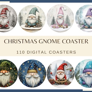 Puede incluir: Conjunto de ocho posavasos digitales de gnomo navideño con varios gnomos en diferentes colores y poses. Los gnomos llevan sombreros y tienen barbas blancas. Los posavasos son redondos y tienen un fondo blanco con copos de nieve. El texto "CHRISTMAS GNOME COASTER" y "110 DIGITAL COASTERS" se muestra debajo de los posavasos.