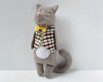 Peluche chat avec gilet à carreaux, poupée chat, peluche chat, cadeaux chat, animal de soutien, peluche, jouets à collectionner