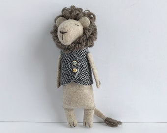 Lion Stuffed Animal, Felt animals , Felt Lion Figurine, Lion Doll, Leo Gifts, Support Animal, Plush Toy, Collectable Toys