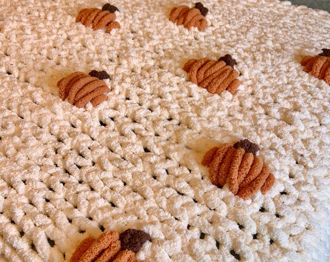 Handmade Chunky Knit Pumpkin Blanket I Beige Chenille Pumpkin Throw