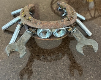 Granchio a ferro di cavallo in metallo art