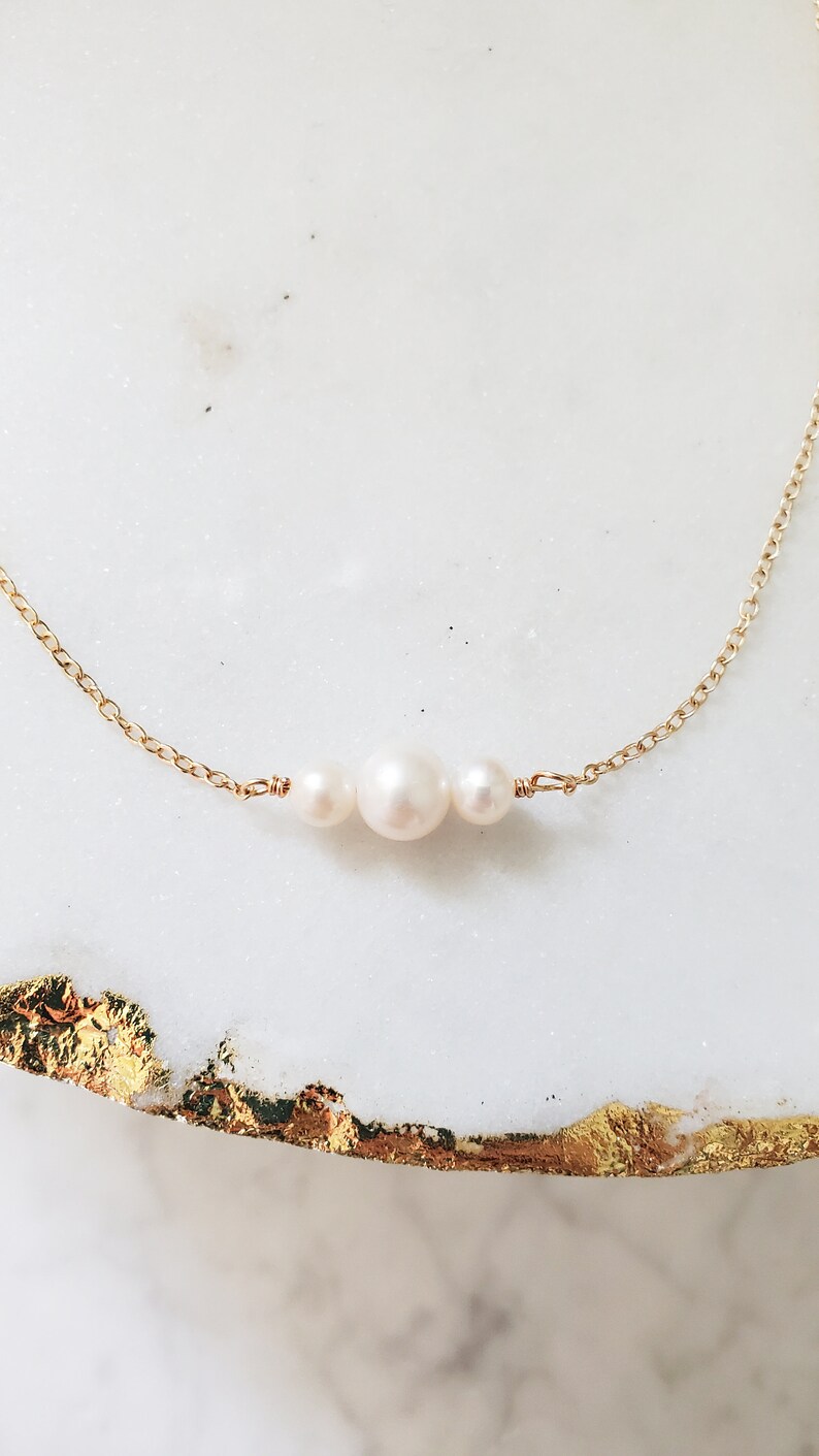 Aria Pearl Necklace, gold necklaces, pearls, wedding jewelry, bridesmaid jewelry, gold filled, gold plated necklace, simple jewelry zdjęcie 3