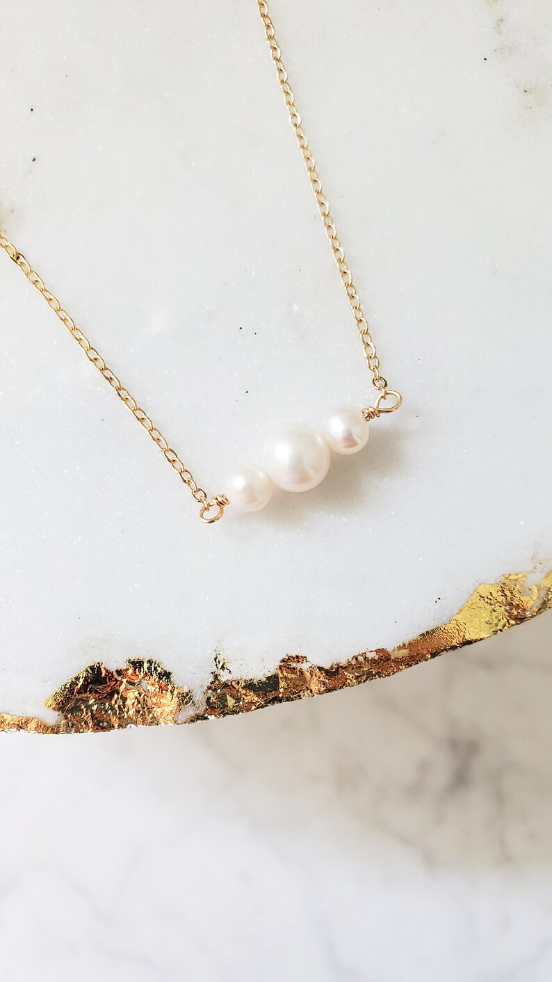 Aria Pearl Necklace, gold necklaces, pearls, wedding jewelry, bridesmaid jewelry, gold filled, gold plated necklace, simple jewelry zdjęcie 1