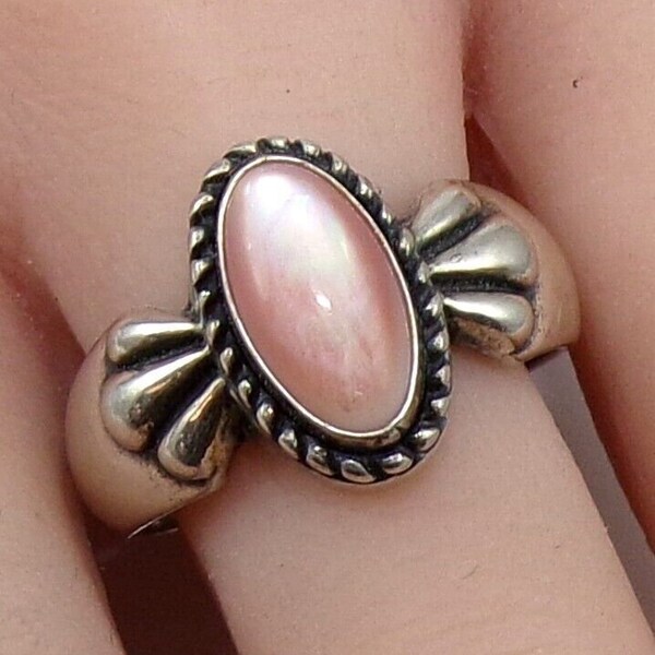 Carolyn Pollack Relios Southwestern Sterling Silver Pink MOP Ring Size 10 LNB2
