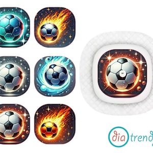 Könnte beinhalten: Ein Set mit 6 bunten Pflastern mit Fußballmotiven. Die Pflaster haben verschiedene Hintergründe, darunter Flammen, Sterne und Wirbel.