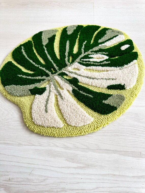 Woolen Monstera Variegata Leaf Rug Tufted Area Rug Leaf Accent Rug Green Plant Carpet Tropical Home Decor Plant Lover Gift For Plant Mom