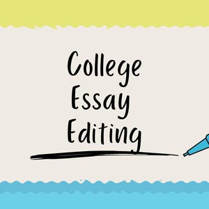 Puede incluir: Una nota blanca con las palabras "College Essay Editing" escritas en tinta negra. Un marcador azul dibuja una línea debajo del texto. La nota está sobre un fondo amarillo y azul.