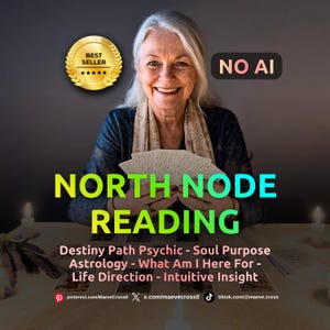 Op de afbeelding: Een witte keramische mok met een zwarte handgreep en de tekst "But First, Coffee" in een vetgedrukte, zwarte letter. De mok staat tegen een vage achtergrond, wat een gezellige setting suggereert.