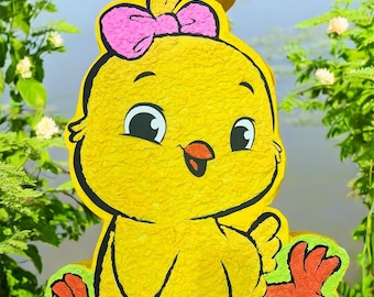 Piñata de pollito hecha a mano de CANTICOS: Decoración para fiestas infantiles (28x19.5x4.5)