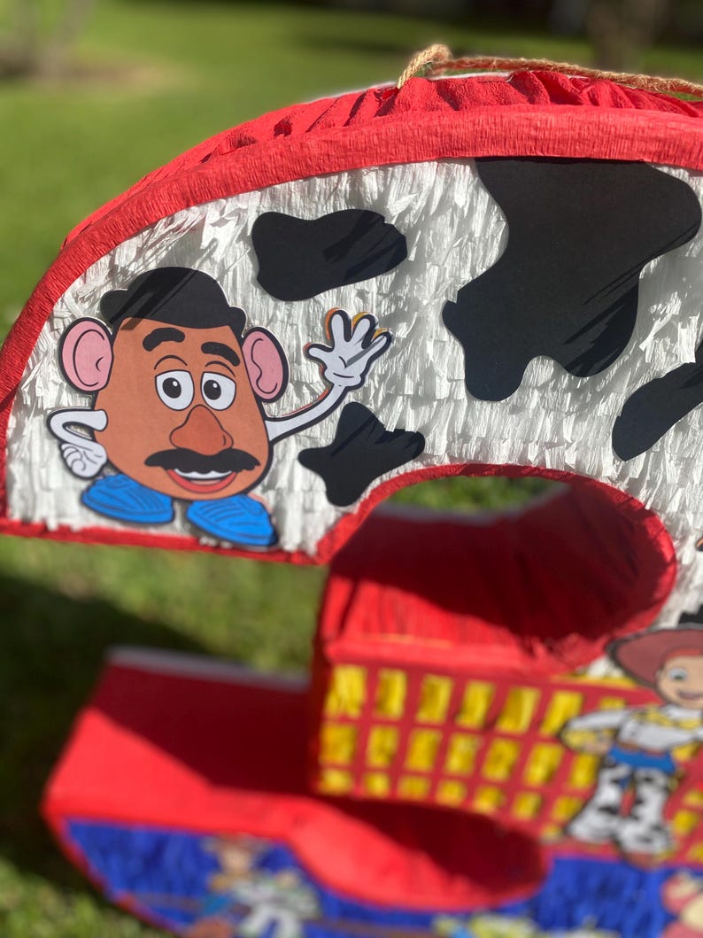 Piñata con número de Jessie, temática de Toy Story imagen 2