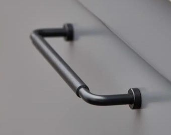 Tirador Furnipart Lounge de cuero negro/negro mate de 160 mm