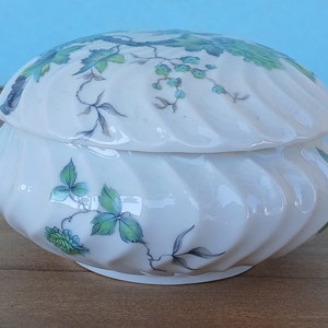 Boite à bijoux ou Bonbonnière porcelaine de Limoges