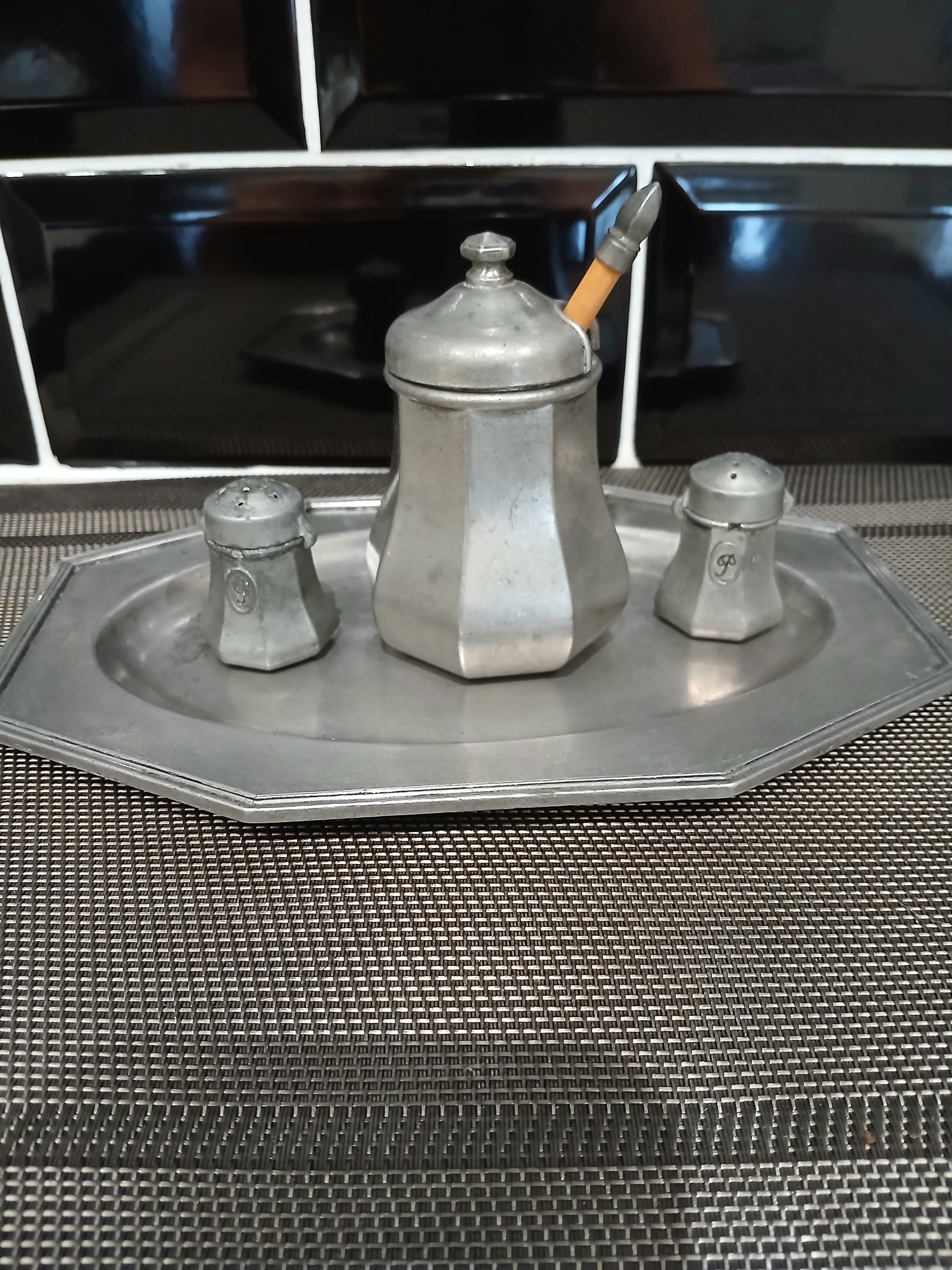 Moulin à Poivre Peugeot Frères En Étain – Vintage 1920-1949 – Les Étains Du Manoir – France