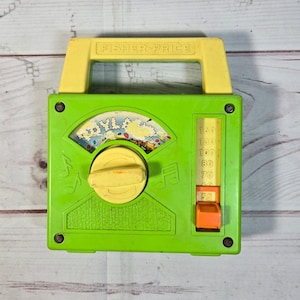 Fisher-Price Toyland Radio Vintage Musical Toy Wind Up Nursery Rhymes