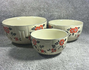 Set di 3 ciotole impilabili Hall China color avorio rosso con motivo floreale di papaveri selvatici, stile vintage.