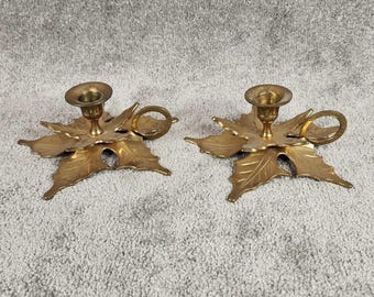 Candelabro de latón dorado con hoja de acebo, juego vintage de 2 unidades