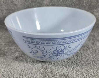 Pyrex Bretagne blauwe mengkom melkglas bloemen scroll vintage
