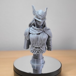 Busto di Malenia – Stupendo anello Elden da collezione
