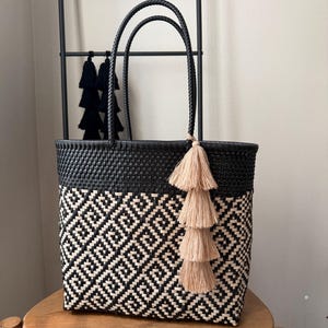 Handwoven Recycled Plastic Mexican Tote Bag: Eco-Friendly Beach Market Bag