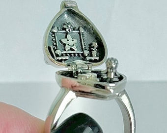 Polly Pocket - Ciondolo con grazioso ciondolo in argento Sterling raffigurante la principessa Polly nella sua festa di compleanno