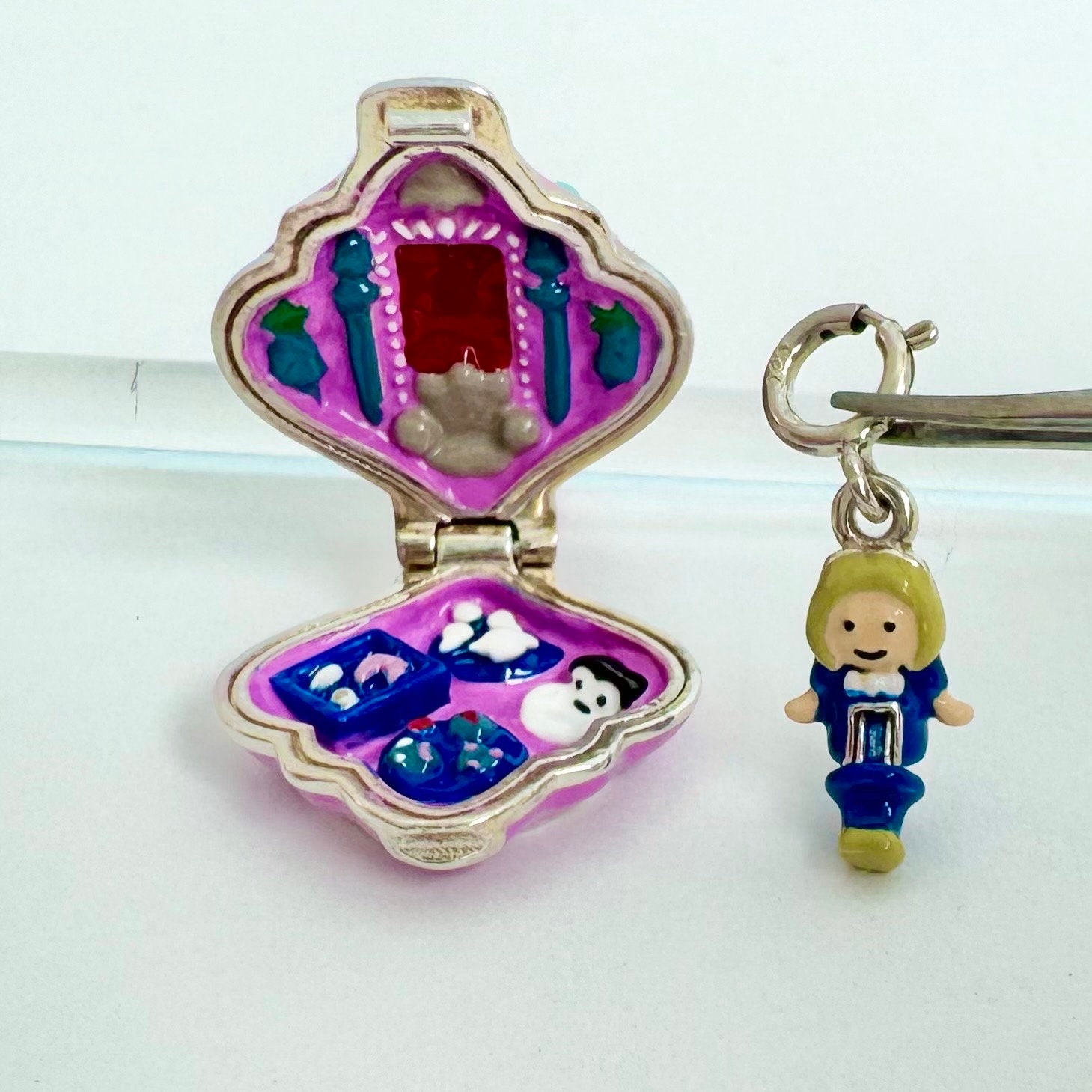 Polly locket deals