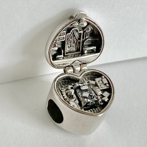 Polly pocket Midge&#39;s Bedtime Ring Case with ring Sterling silver locket charm for locket / bracelet / necklace